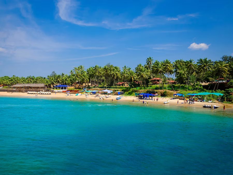 Goa holiday packages with beach resort and nightlife